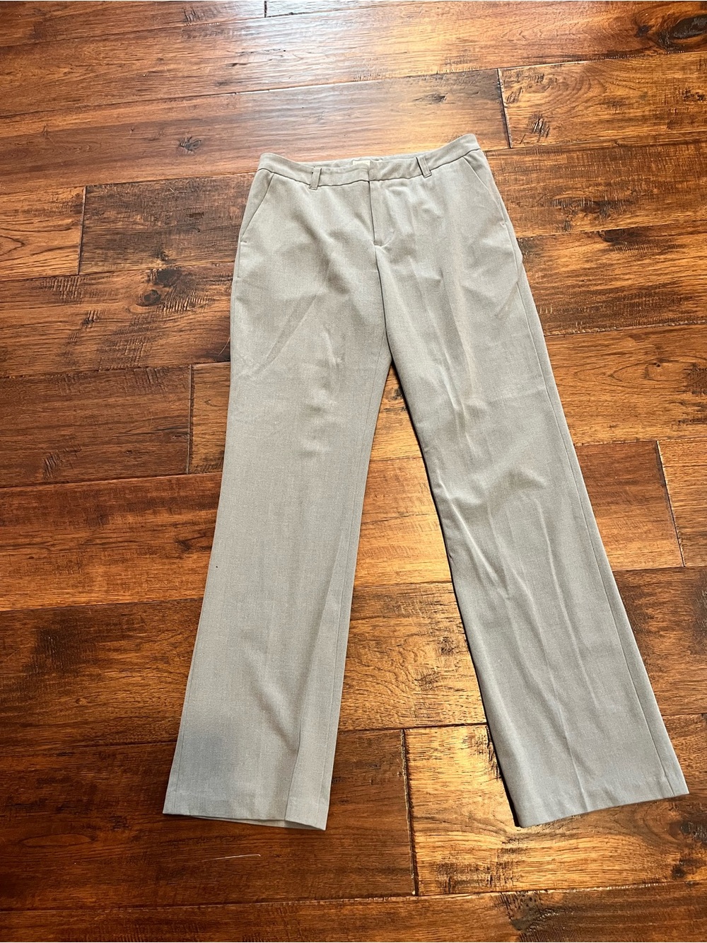 FAIRWAY & GREENE. LIGHT GRAY STRAIGHT LEG DRESS PANTS SIZE 6